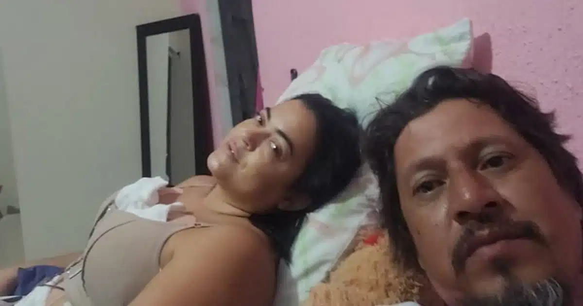revistapazes.com - Esposo junta R$ 20 mil em moedas colocadas em galão de água e realiza sonho da mulher de colocar silicone