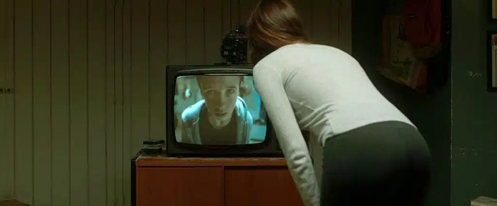 revistapazes.com - Neste filme arrepiante, mulher descobre que pode se comunicar com o passado e mudar a realidade