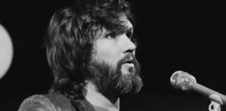 Morre Kris Kristofferson, cantor e ator de “Nasce Uma Estrela”