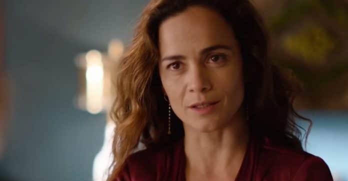 “Alice Braga está maravilhosa”: Fãs estão dizendo que a melhor série que já viram é tão incrível que assistiram 2 vezes