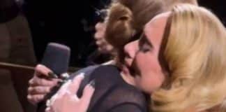 Adele chora ao abraçar Céline Dion na plateia de seu show em Las Vegas - e faz todo mundo chorar junto com ela